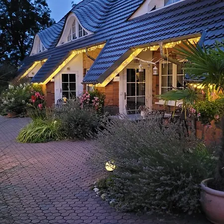 شقة Apartmenthaus Storchennest Katzow